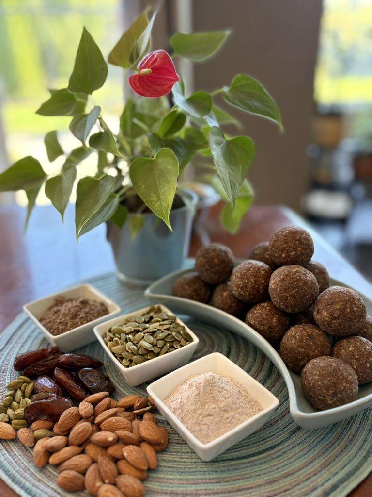 Ragi flaxseed laddoos with ragi flour, flaxseed, pumpkin seeds, dates and almonds
